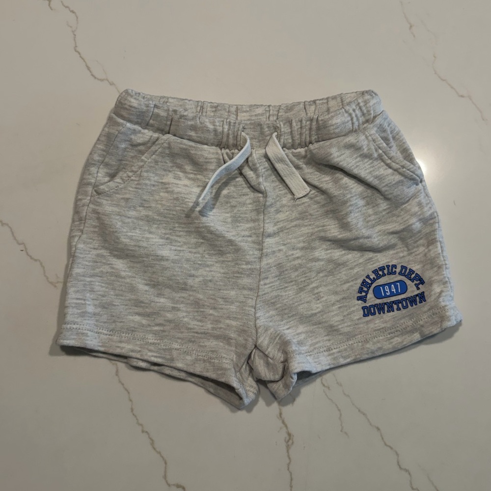 H&M gray shorts